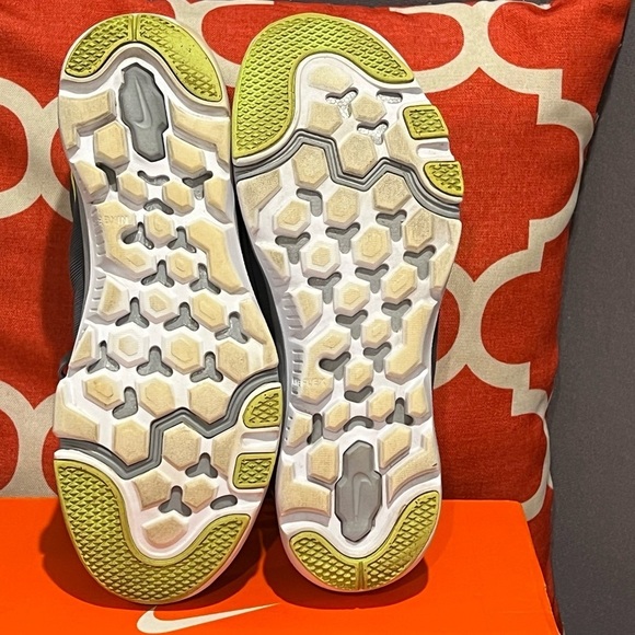 Like New: Nike Flex Supreme TR 4 Running Sneakers, Women’s Size 9.5 - Picture 6 of 8